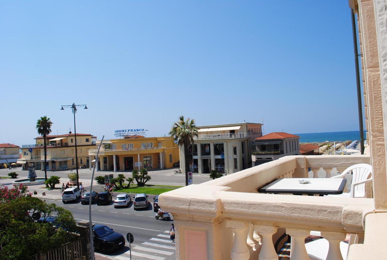 Villa Tina Hotel ヴィアレッジョ エクステリア 写真
