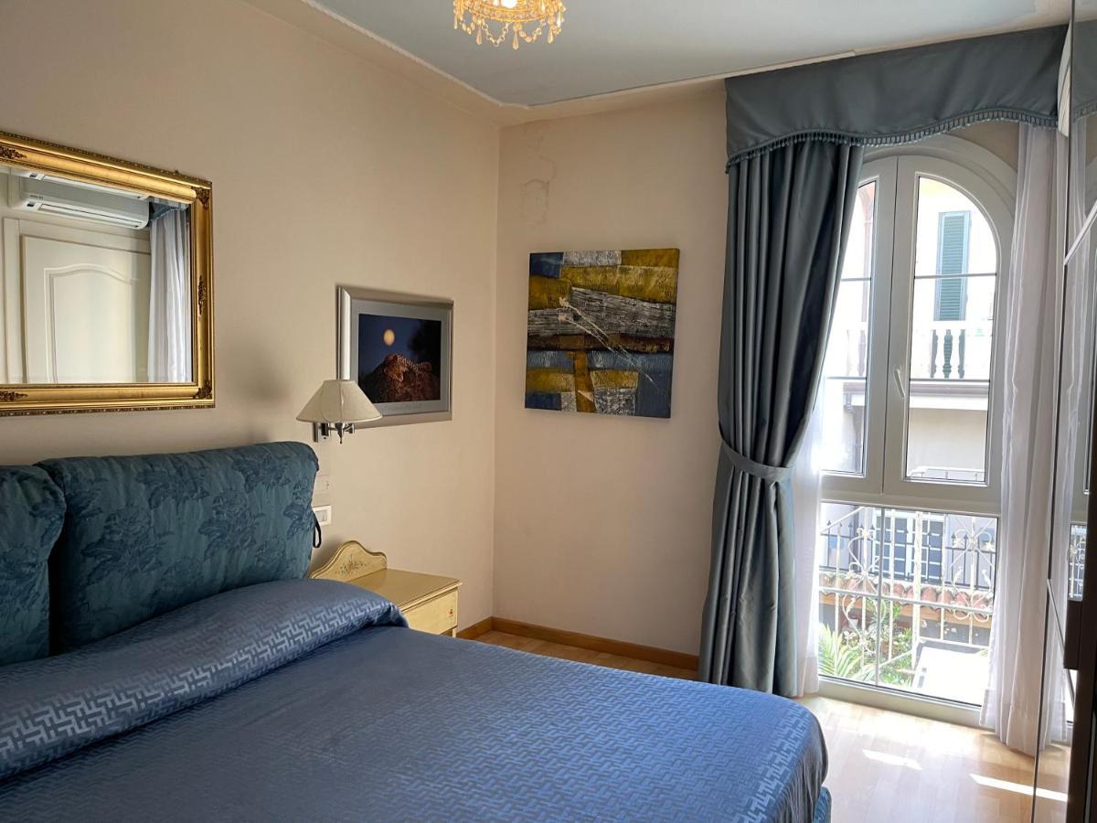 Villa Tina Hotel ヴィアレッジョ エクステリア 写真