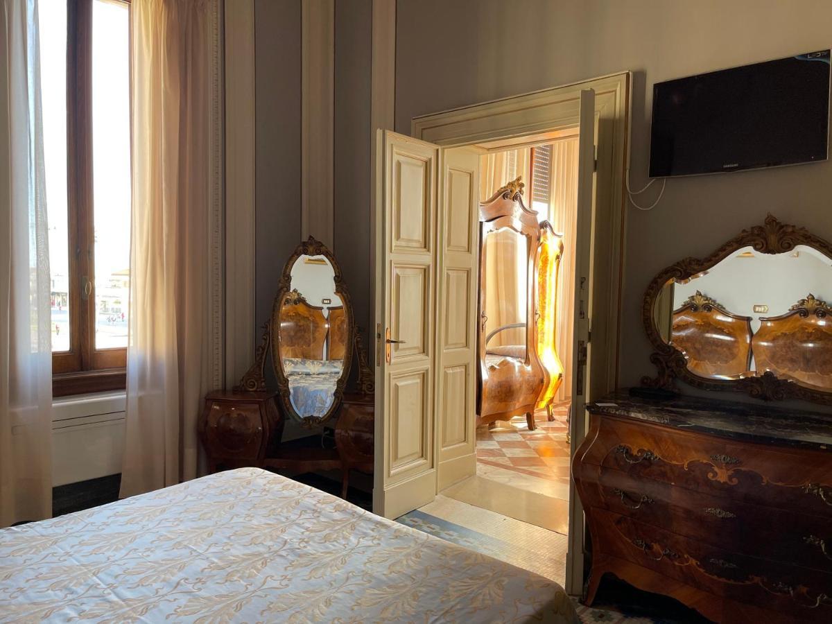 Villa Tina Hotel ヴィアレッジョ エクステリア 写真
