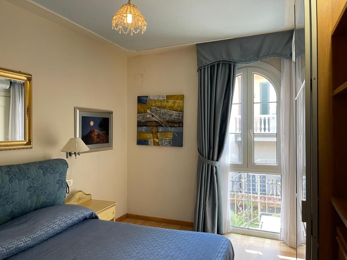 Villa Tina Hotel ヴィアレッジョ エクステリア 写真