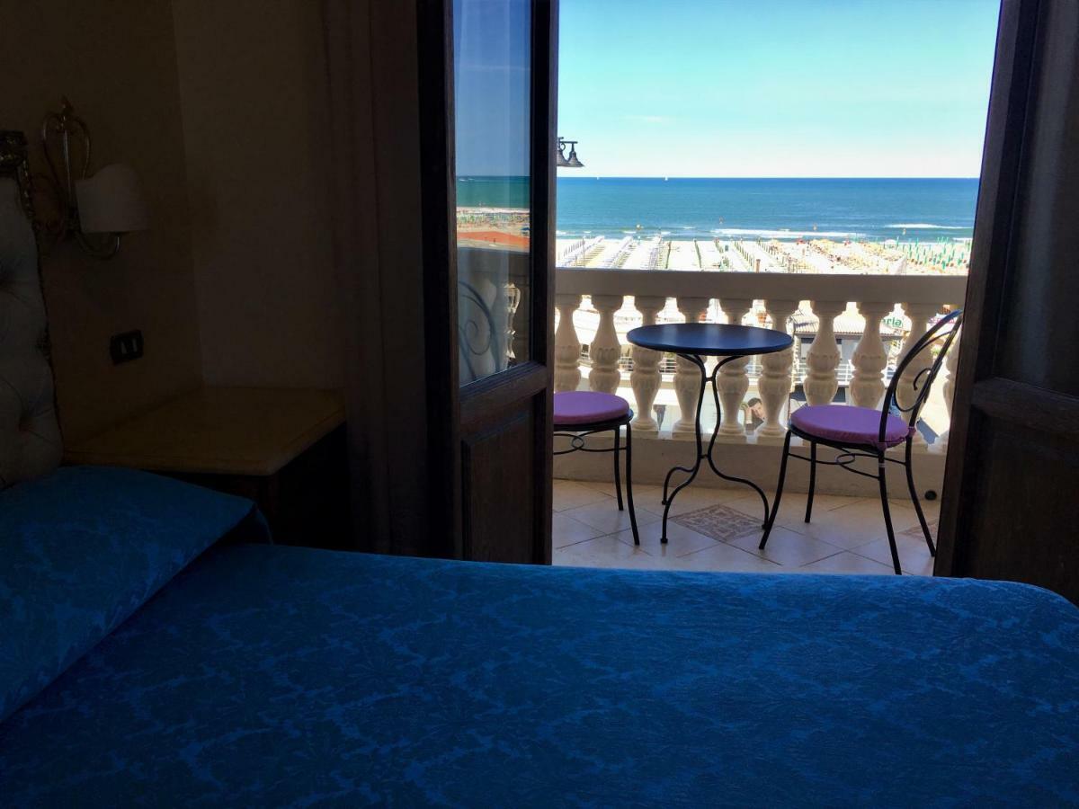 Villa Tina Hotel ヴィアレッジョ エクステリア 写真